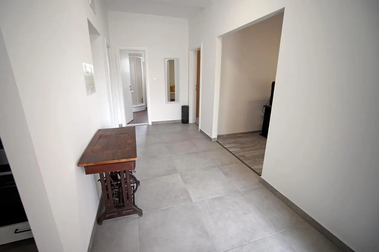 Apartment House - Apartman Sarah Kastela Croatia