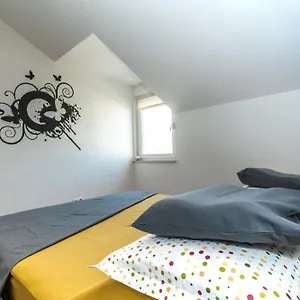 Tin Kaštela